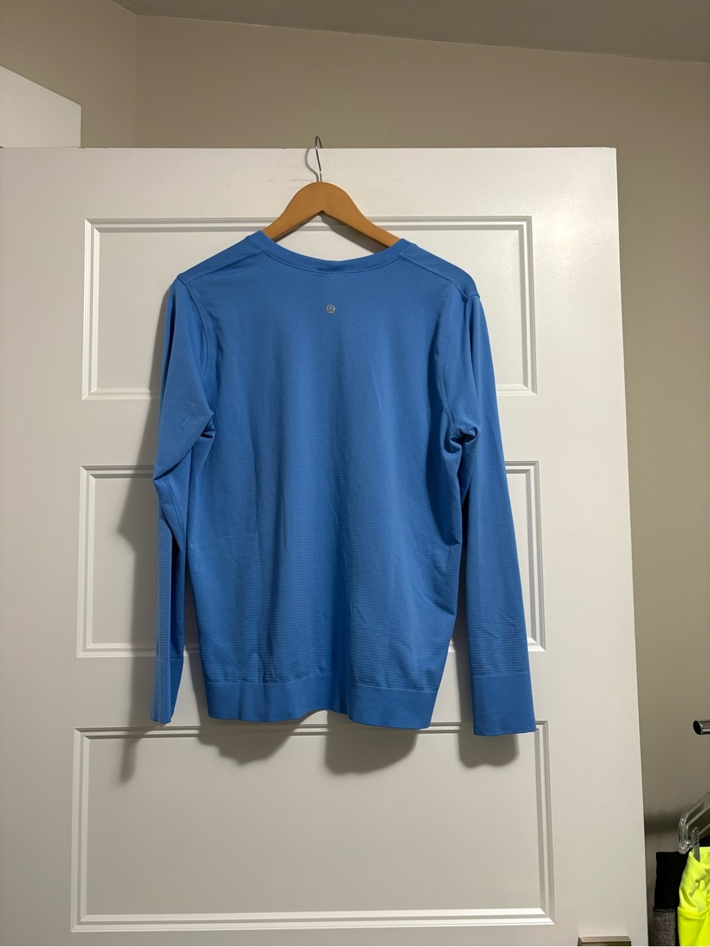 lululemon athletica Swiftly Relaxed Long Sleeve pool side blue sz 10 - Picture 7 of 8